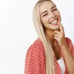 Blanqueamiento dental en mujer