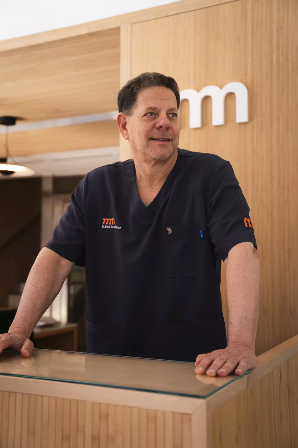 Dr. David Morales — implantes dentales Palencia