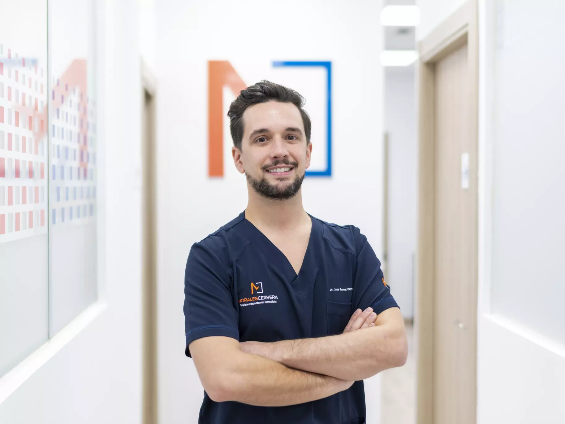 Dr. Jose M. Cervera — cirugía bucal Palencia