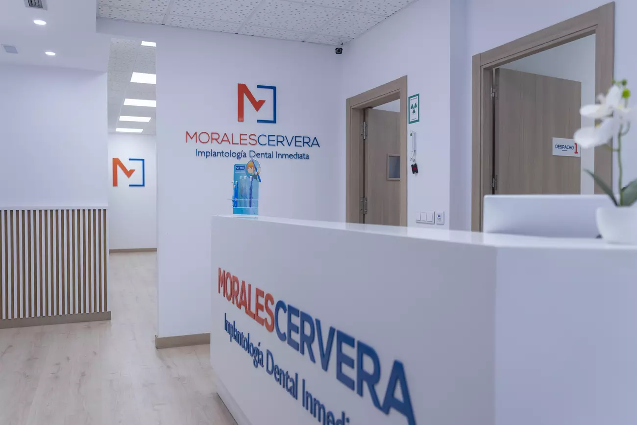 Recepción de la Clínica Morales Cervera en el centro de Palencia